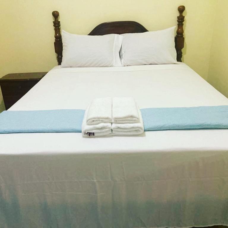 Royal Vybez Vacation Homes Spanish Town 外观 照片